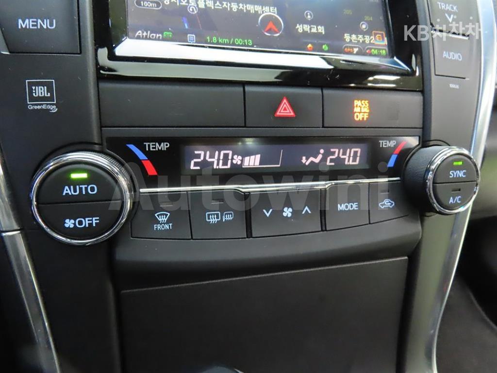 2016 TOYOTA CAMRY 2.5 HYBRID XLE - 18
