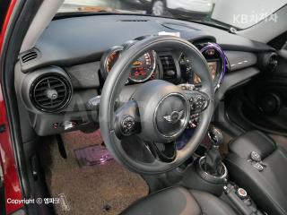 WMWXT310XF2B74306 2015 MINI COOPER 3DOORS D 1.5 미드트림-5