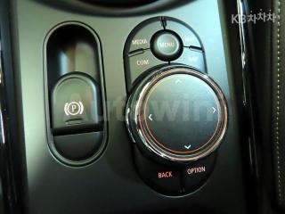 2019 MINI COOPER CLUBMAN 1.5 COOPER HIGH TRIM - 12