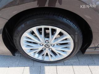2018 TOYOTA CAMRY 2.5 XLE - 20