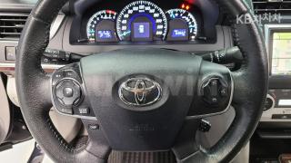 2012 TOYOTA CAMRY 2.5 XLE - 22