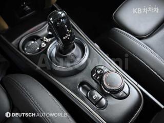2019 MINI COOPER COUNTRYMAN D ALL4 2.0 HIGH TRIM - 9