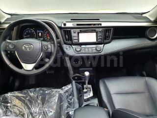 JTMYFREV4JD133249 2018 TOYOTA RAV4 2.5 2WD-4