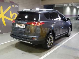 JTMYFREV4JD133249 2018 TOYOTA RAV4 2.5 2WD-2