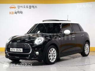 WMWXT3101H2E28066 2017 MINI COOPER 5DOORS D 1.5 HIGH트림-0
