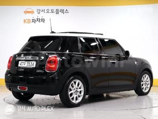 WMWXT3101H2E28066 2017 MINI COOPER 5DOORS D 1.5 HIGH트림-2