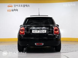 WMWXT3101H2E28066 2017 MINI COOPER 5DOORS D 1.5 HIGH트림-3