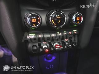 2017 MINI COOPER 5DOORS D 1.5 HIGH트림 - 14