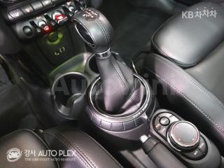 2017 MINI COOPER 5DOORS D 1.5 HIGH트림 - 15