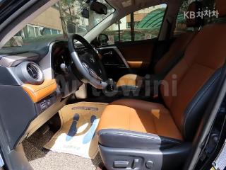 JTMYFREV6JD133267 2018 TOYOTA RAV4 2.5 2WD BASIC-4