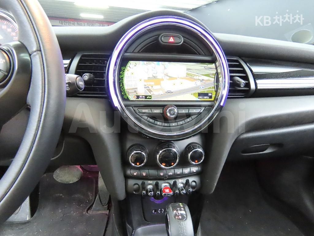 2017 MINI COOPER 3DOORS D 1.5 HIGH트림 - 9