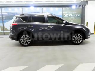 JTMYFREVXJD128119 2018 TOYOTA RAV4 2.5 2WD-2