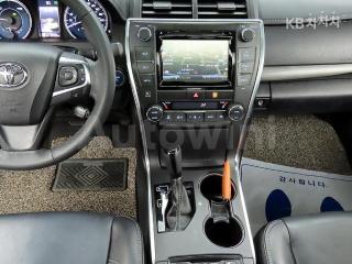 2017 TOYOTA CAMRY 2.5 HYBRID XLE - 10