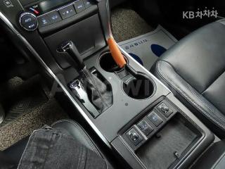 2017 TOYOTA CAMRY 2.5 HYBRID XLE - 11
