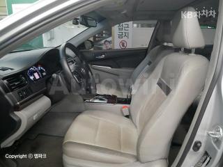 2014 TOYOTA CAMRY XLE - 10