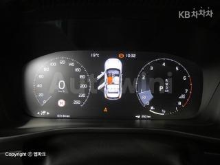 2019 VOLVO XC 40 T4 AWD R-DESIGN - 7
