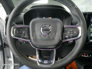 2019 VOLVO XC 40 T4 AWD R-DESIGN - 8