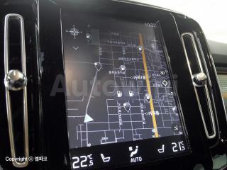 2019 VOLVO XC 40 T4 AWD R-DESIGN - 12