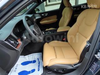 2021 VOLVO V60 B5 AWD PRO - 7
