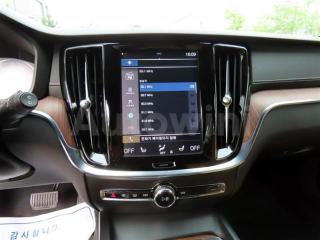 2021 VOLVO V60 B5 AWD PRO - 14