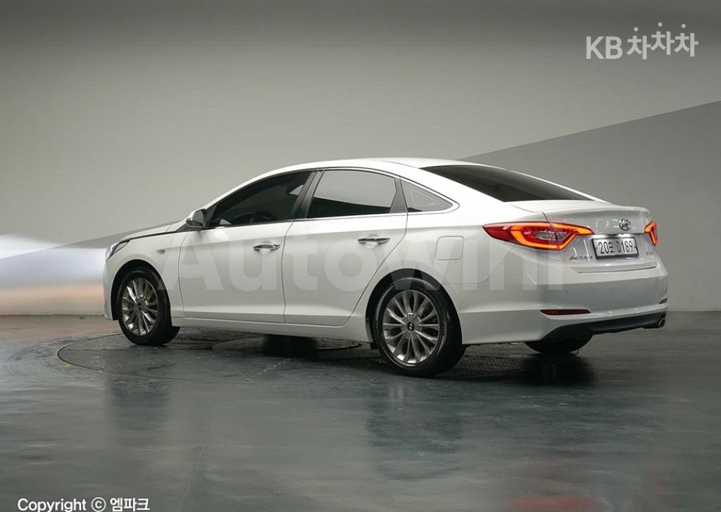 KMHE341CBGA231849 2016 HYUNDAI LF SONATA 2.0 SMART SPECIAL-2