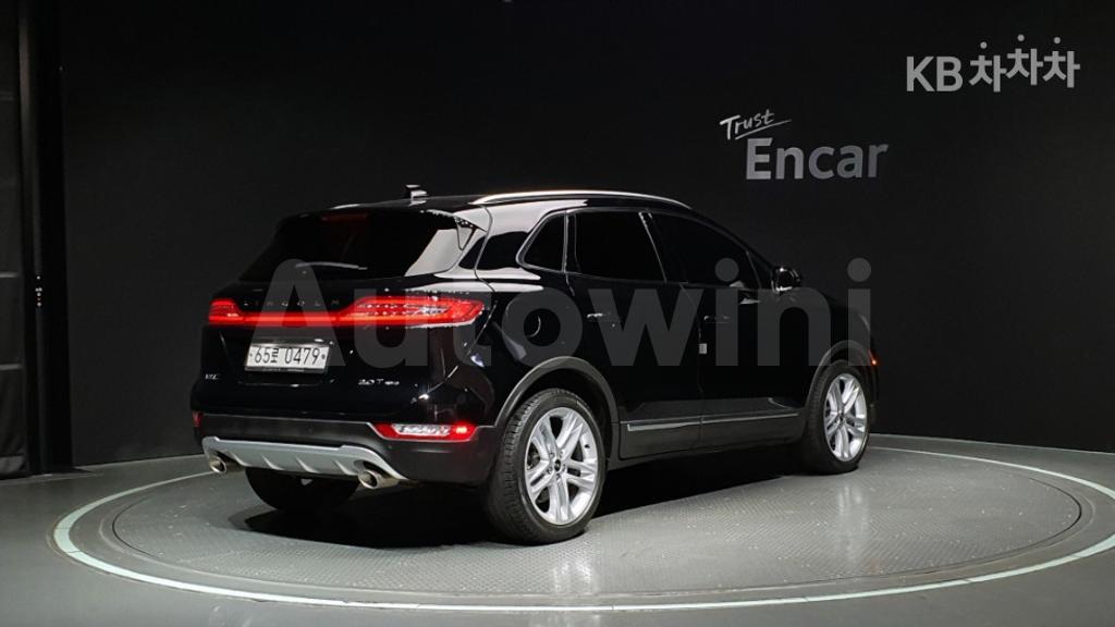 5LMCJ3D96HUL10946 2017 LINCOLN MKC 2.0 AWD 리저브(102A)-1