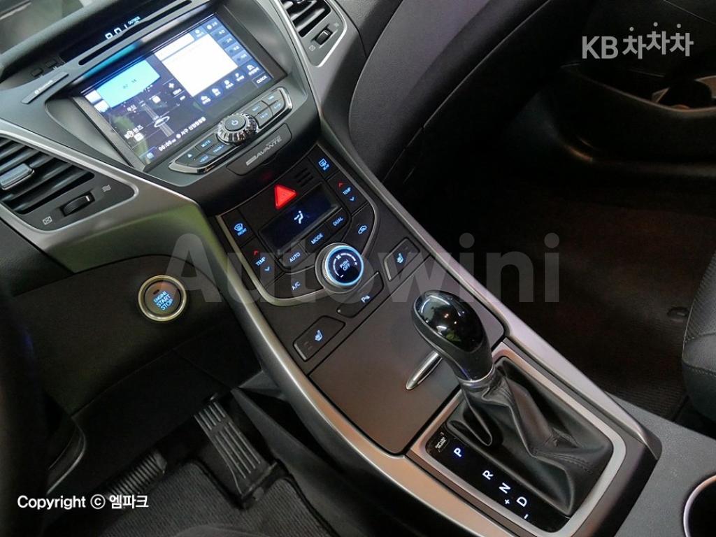 2016 HYUNDAI  AVANTE ELANTRA 1.6 GDI MORDERN BASIC - 9