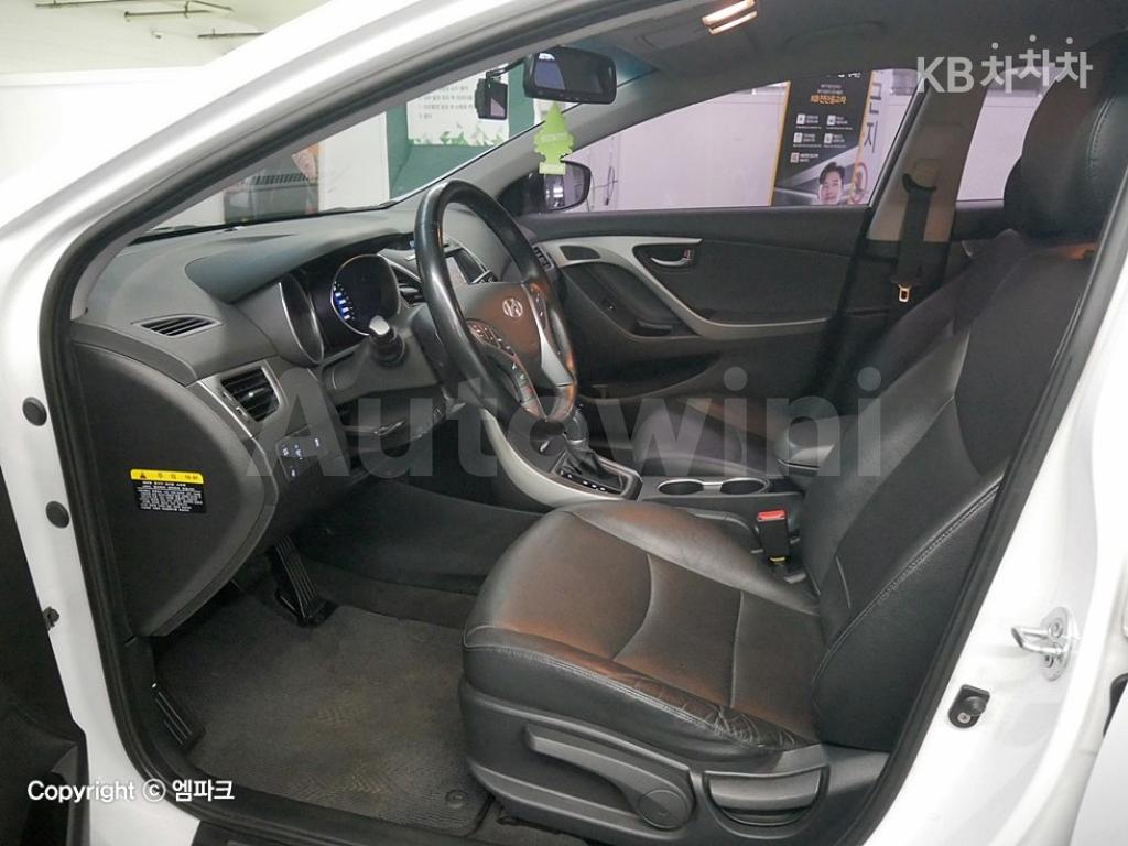 2016 HYUNDAI  AVANTE ELANTRA 1.6 GDI MORDERN BASIC - 10