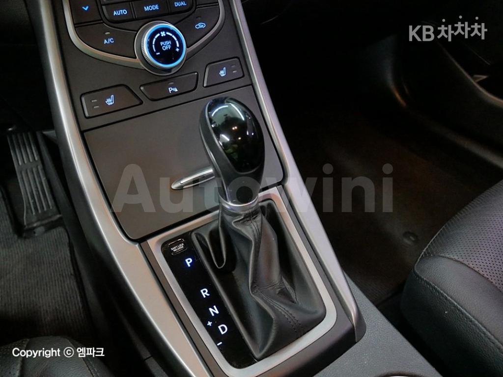 2016 HYUNDAI  AVANTE ELANTRA 1.6 GDI MORDERN BASIC - 15