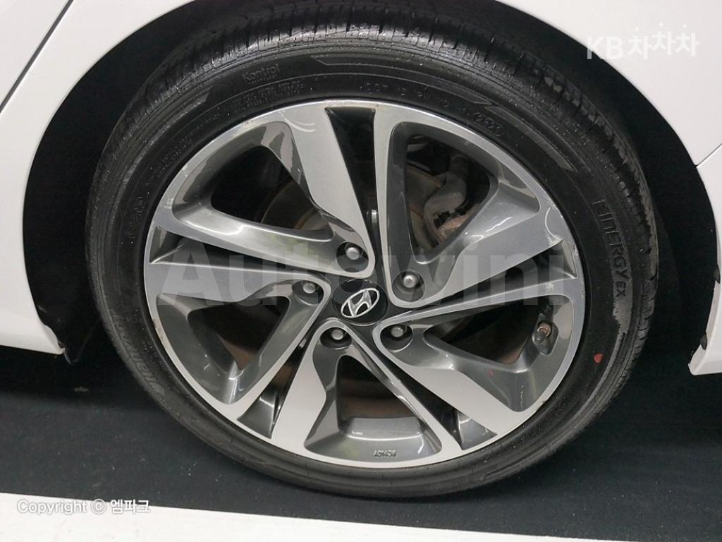 2016 HYUNDAI  AVANTE ELANTRA 1.6 GDI MORDERN BASIC - 18