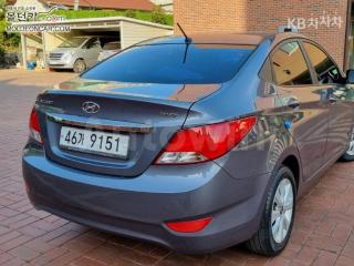 KMHCT41BEHU275640 2017 HYUNDAI ACCENT  1.4 VVT MORDERN-3