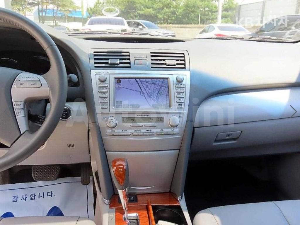 2010 TOYOTA CAMRY HYBRID - 10