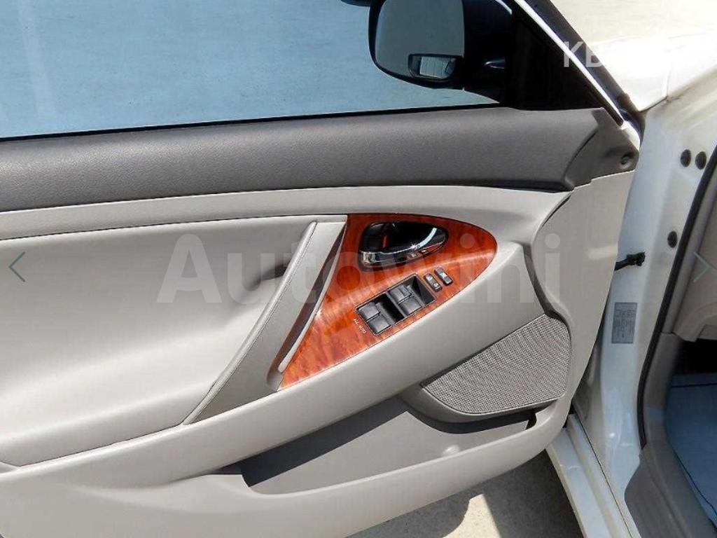 2010 TOYOTA CAMRY HYBRID - 12