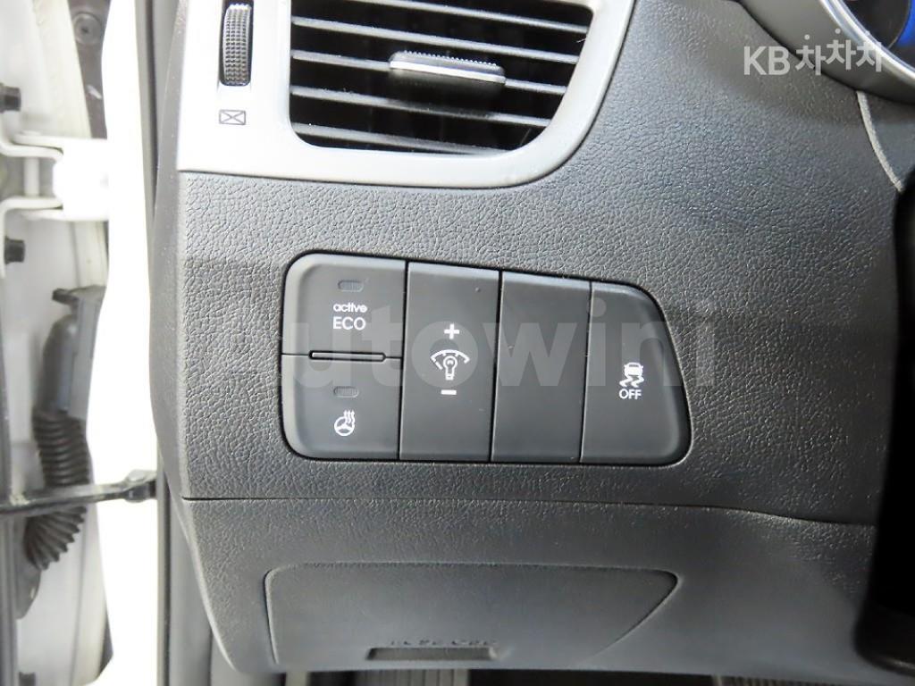 2016 HYUNDAI  AVANTE ELANTRA 1.6 GDI MORDERN BASIC - 12