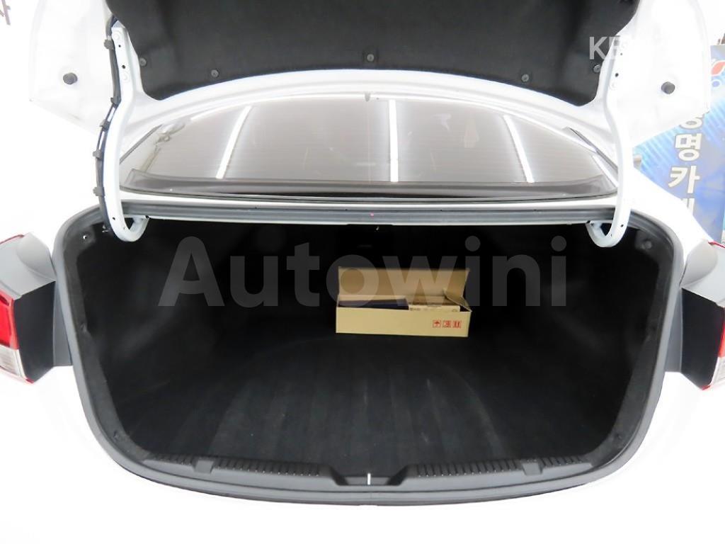 2016 HYUNDAI  AVANTE ELANTRA 1.6 GDI MORDERN BASIC - 18