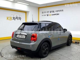 WMWXT3103F2C93587 2015 MINI COOPER 5DOORS D 1.5 미드트림-2