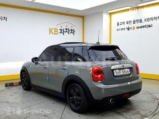 WMWXT3103F2C93587 2015 MINI COOPER 5DOORS D 1.5 미드트림-3