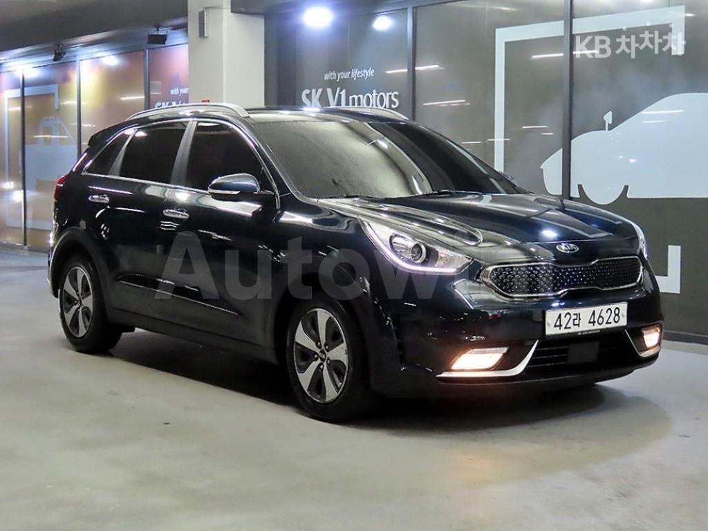 KNACB81CGHA062566 2017 KIA NIRO 1.6 PRESTIGE-0