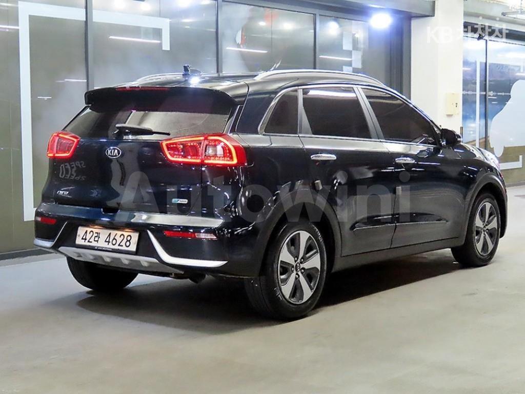 KNACB81CGHA062566 2017 KIA NIRO 1.6 PRESTIGE-3