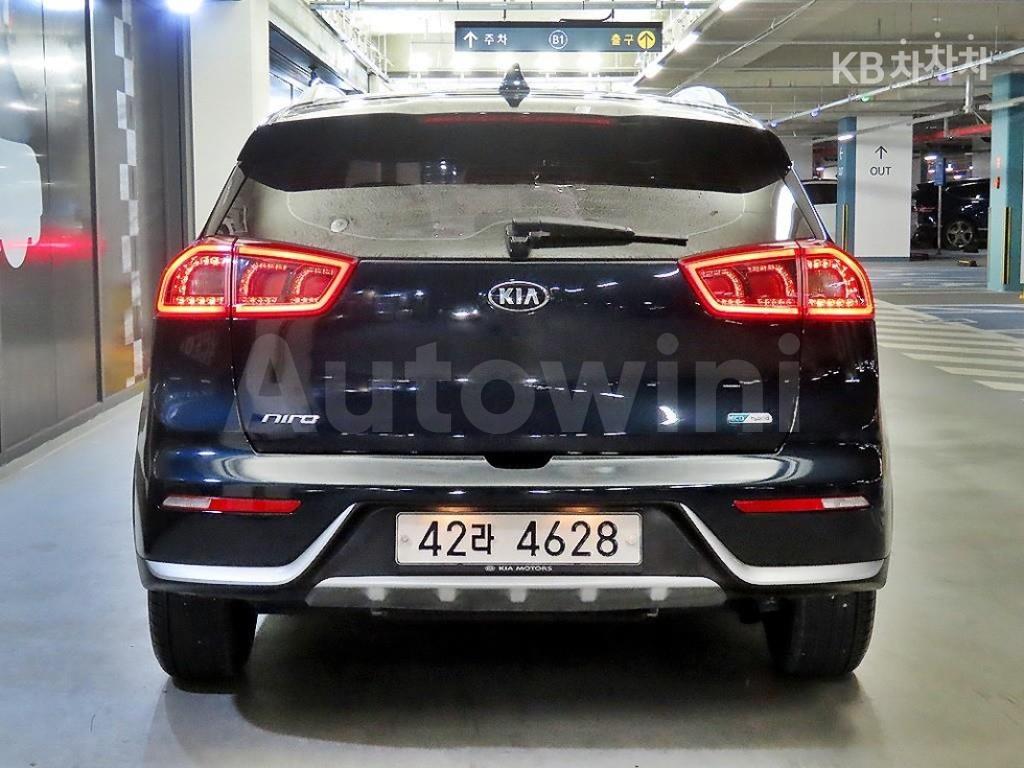 KNACB81CGHA062566 2017 KIA NIRO 1.6 PRESTIGE-4