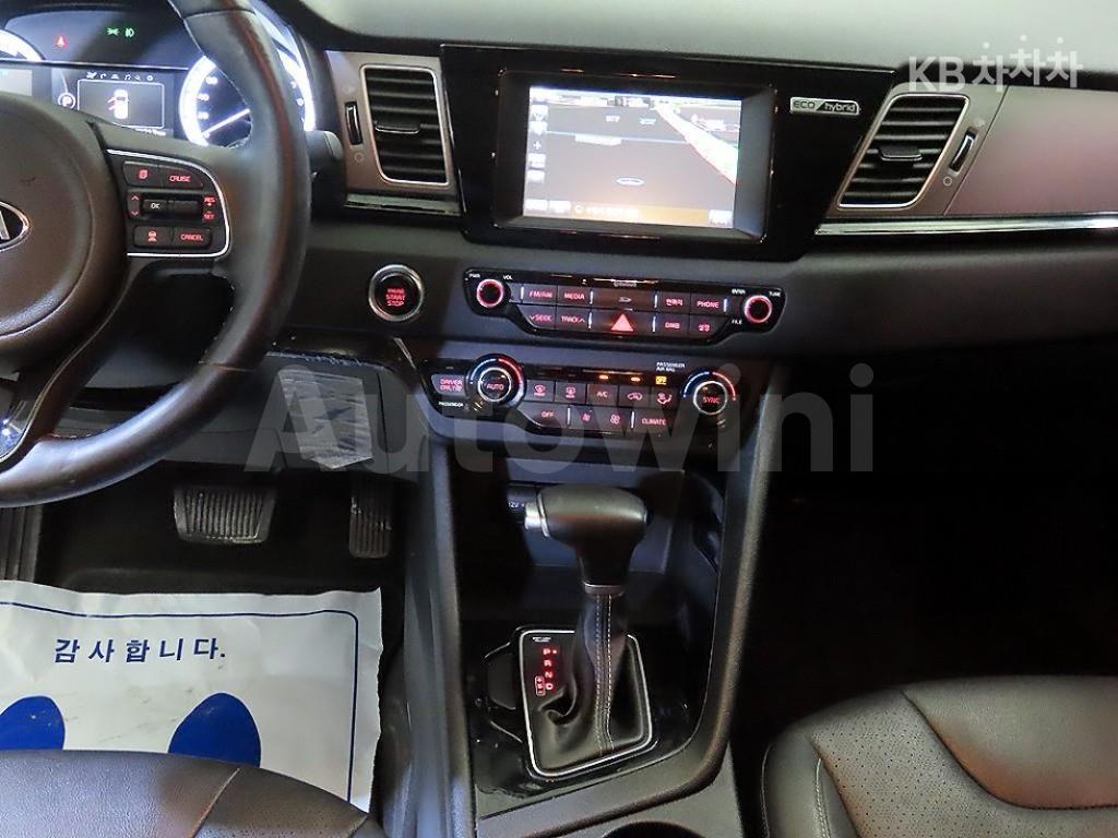 2017 KIA NIRO 1.6 PRESTIGE - 11