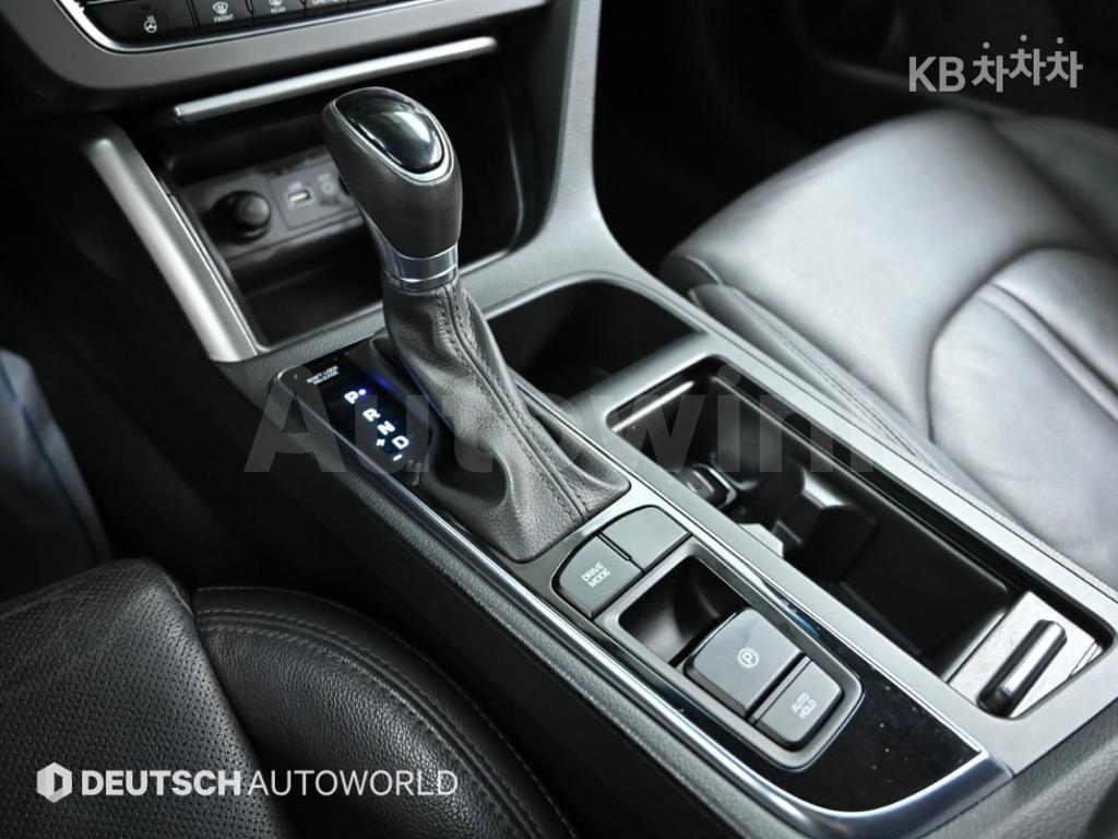 2017 HYUNDAI LF SONATA HYBRID 2.0 HEV PREMIUM - 9