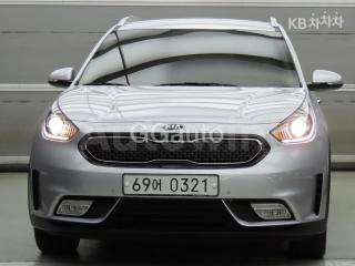 KNACC81CGHA025043 2017 KIA NIRO 1.6 NOBLESSE-1