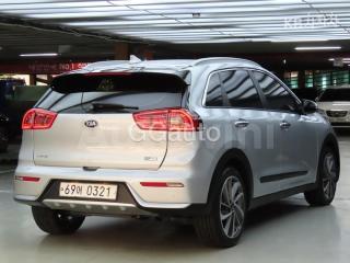 KNACC81CGHA025043 2017 KIA NIRO 1.6 NOBLESSE-3