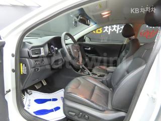 KNACC81CGHA025043 2017 KIA NIRO 1.6 NOBLESSE-4