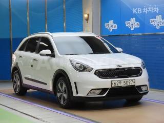 KNACB81CGHA079287 2017 KIA NIRO 1.6 PHEV PRESTIGE-0