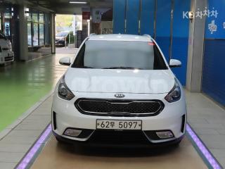 KNACB81CGHA079287 2017 KIA NIRO 1.6 PHEV PRESTIGE-2