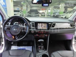 2017 KIA NIRO 1.6 PHEV PRESTIGE - 12