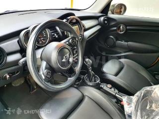 2016 MINI COOPER D 1.5 미드 - 11