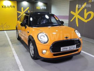 WMWXT3109G2E26838 2016 MINI COOPER D 1.5 미드-2